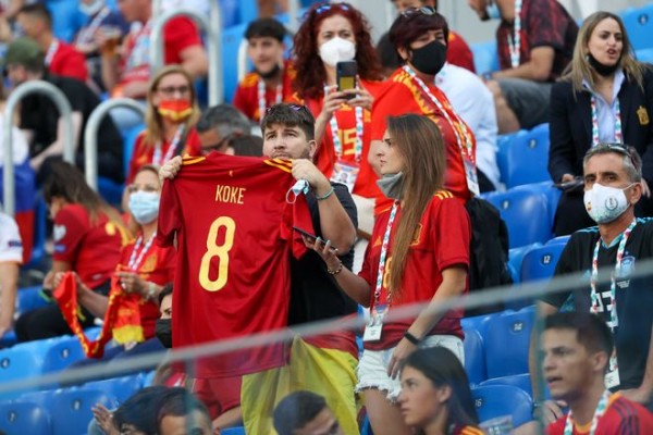 La RFEF pide a aficionados españoles en Inglaterra que acudan a Wembley