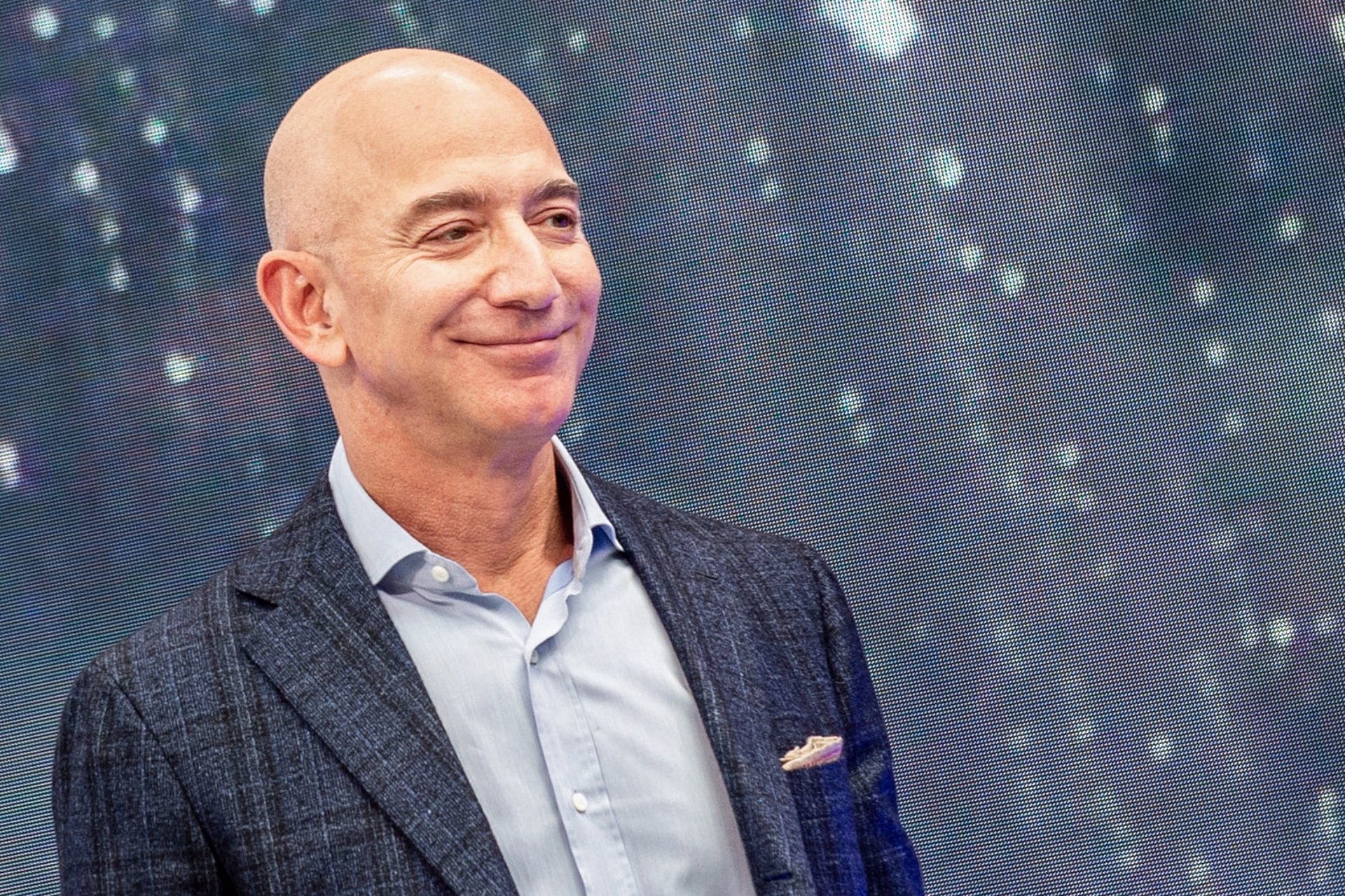 Jeff Bezos entregará este lunes la dirección de Amazon a Andy Jassy