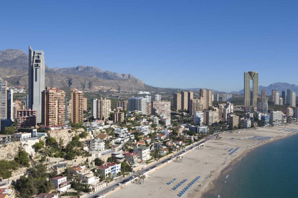 Benidorm es el primer destino peninsular en creación de empleo, según Exceltur
