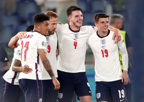 Inglaterra refuerza su candidatura