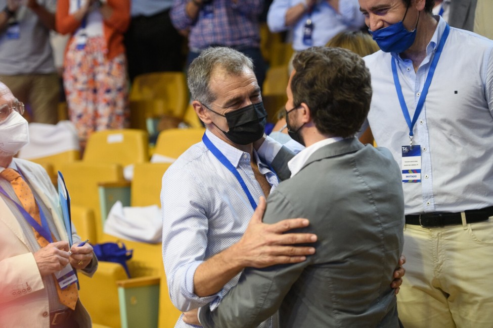 Toni Cantó, este sábado en el congreso del PPCV junto a Pablo Casado. Foto: KIKE TABERNER - 