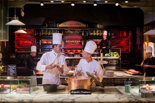 Les Grands Buffets reabre con una gran transformación y un estricto protocolo sanitario