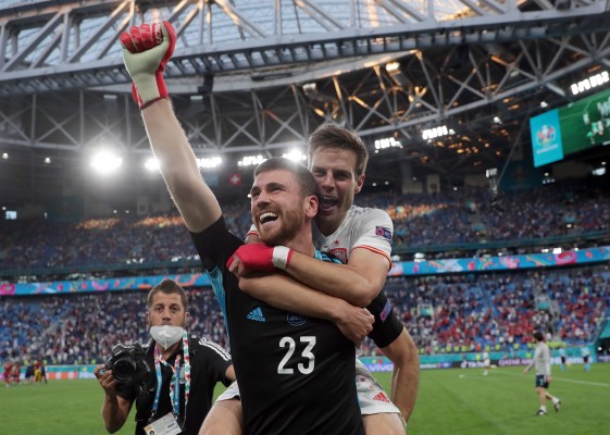 Unai Simon como aquél Casillas