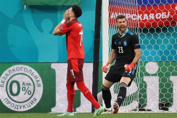 Unai Simón mete a España en semifinales