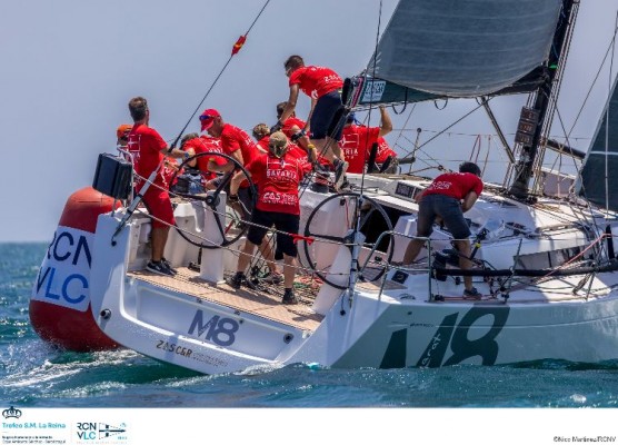 Brillante inicio de regata con el 'M8' valenciano de José Luis Francés líder