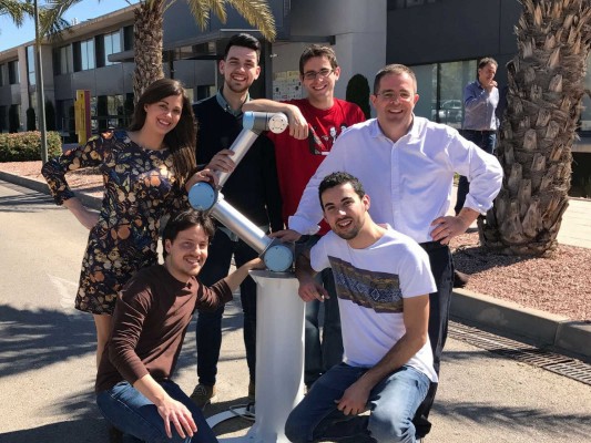 Los robots colaborativos de CFZ Cobots se instalan en el Parque Científico de la UMH
