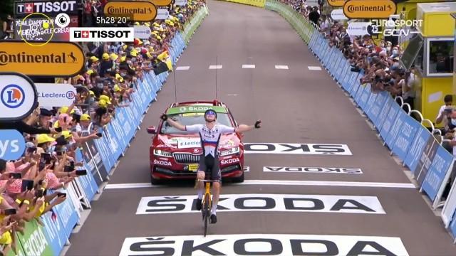 Mohoric culmina la primera fuga del Tour y se impone en solitario