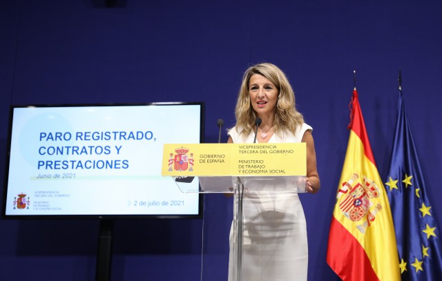 Díaz dice que el contrato ordinario será el fijo, pese a las críticas de CEOE