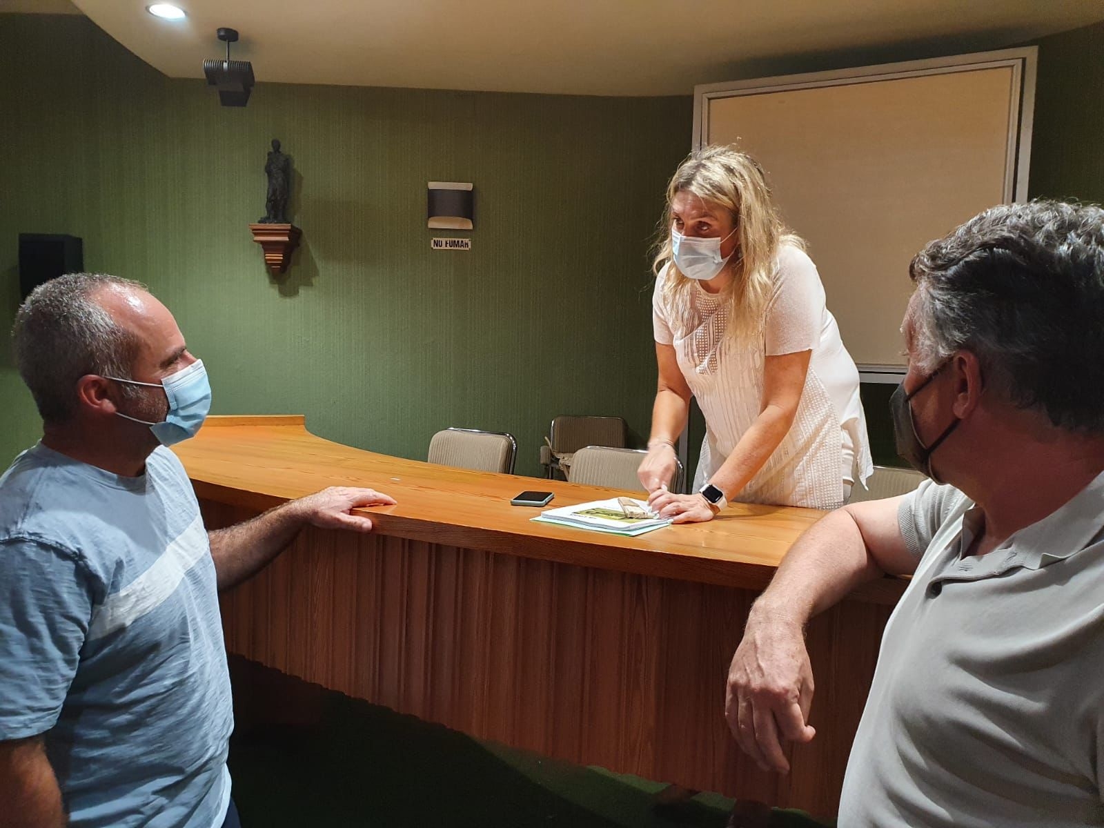 El PPCS pacta una mesa de trabajo con agricultores y cooperativas 