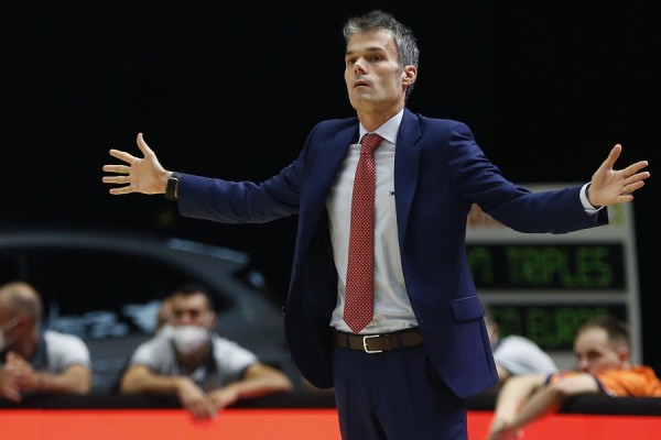 El técnico Borja Comenge no seguirá en el Valencia Basket