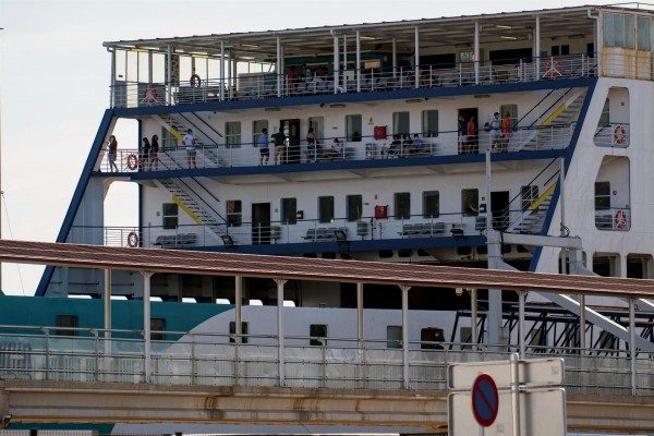 Llegan a València 118 estudiantes de los aislados tras el 'macrobrote' de Mallorca
