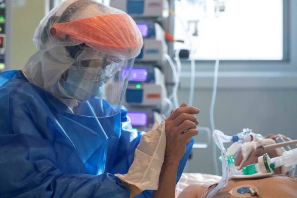 Salud investiga un posible brote de coronavirus en una discoteca de Los Alcázares