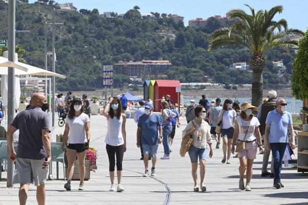 El Ayuntamiento de Benicàssim reforzará la vigilancia tras detectarse el brote de 40 contagiados