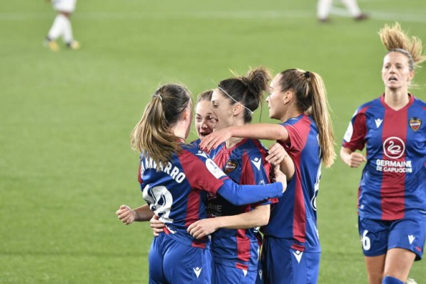 El Levante completa campaña histórica y va a Europa en fútbol y fútbol-sala
