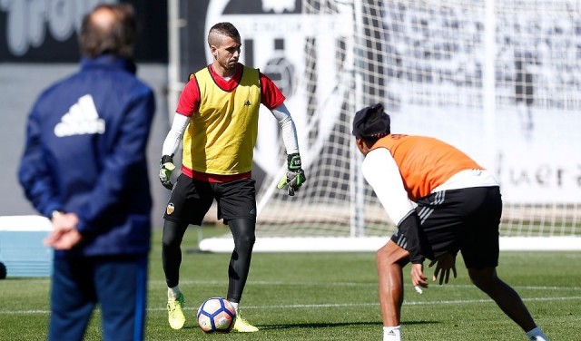  Jaume Doménech acaba el entrenamiento con molestias