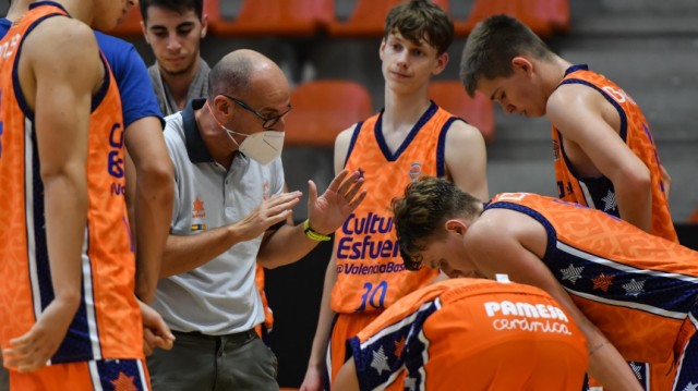 Ángel Cepeda finaliza su etapa en Valencia Basket