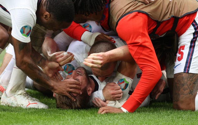 Sterling y Kane fulminan a Alemania
