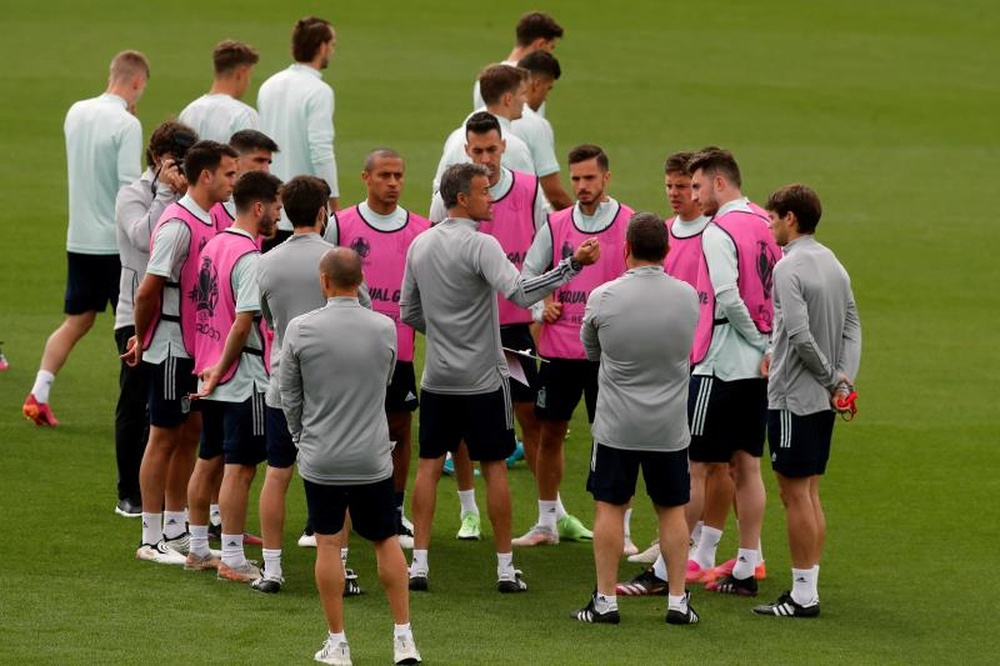 La selección española llega a San Petersburgo para los cuartos de final