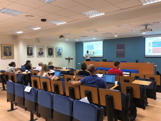 El Clúster Textil Sanitario de Ontinyent enseña a las empresas a elaborar un plan de marketing