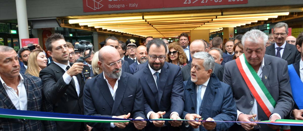 La italiana Cersaie ata cabos para celebrar su feria pospandemia, con 15 pabellones y 600 expositores