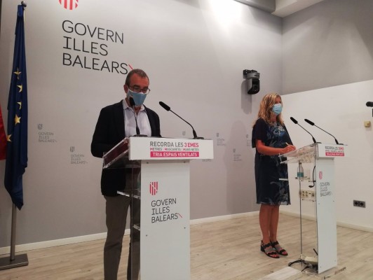 Baleares exigirá PCR negativa o vacunación completa para viajes de grandes grupos
