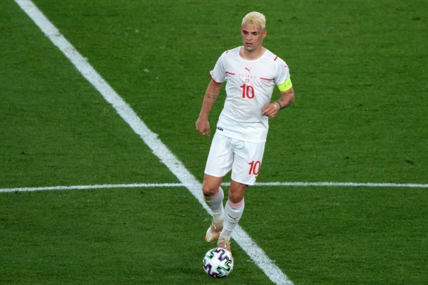 Xhaka se perderá el partido ante España por sanción