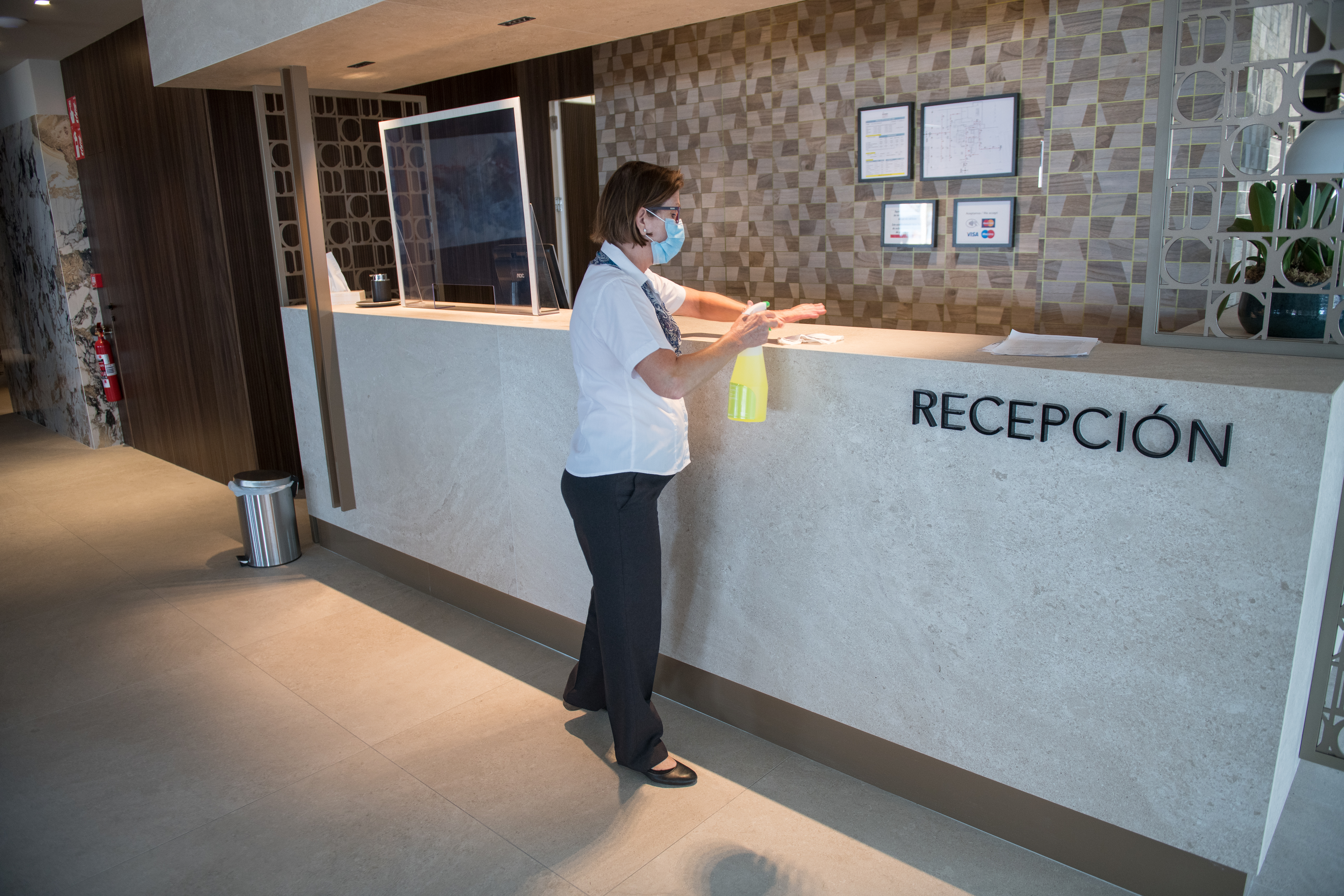 Sanidad vacunará al personal de los hoteles refugio de la Comunitat