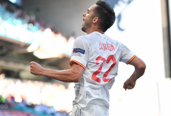 Sarabia iguala al descanso el autogol de Unai Simón