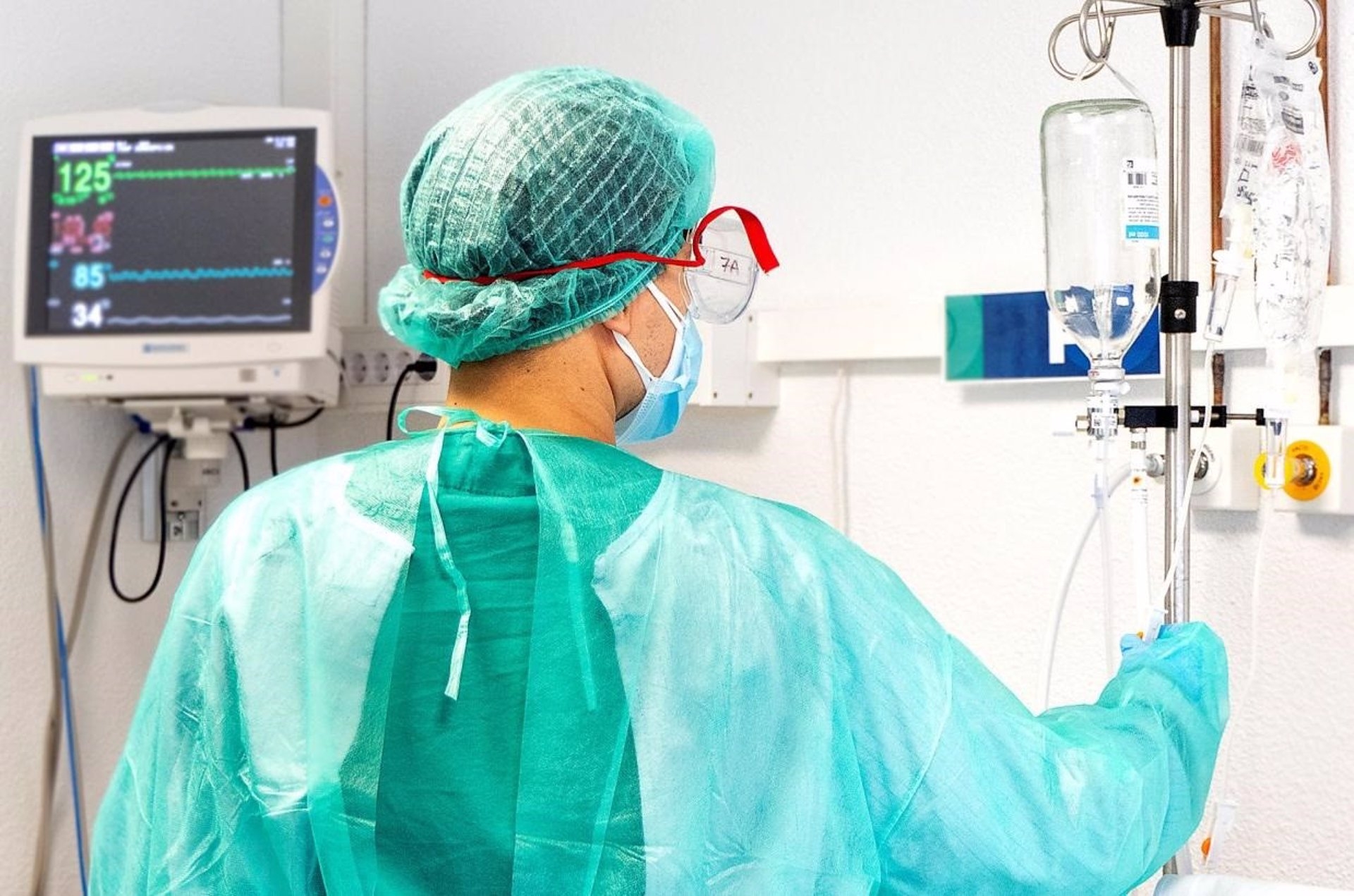 La Comunitat notifica casi 1.000 casos en dos días, más de la mitad en personas entre 15 y 29 años