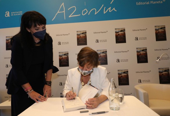 Nativel Preciado lleva a Madrid el Premio Azorín, una obra sobre la 