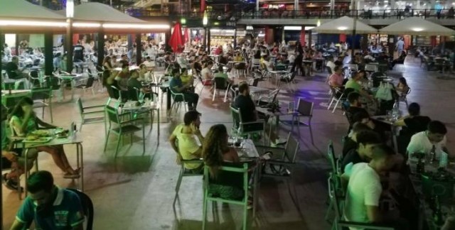 Los contagios de jóvenes de entre 13 y 19 años se disparan en la Región: aumentan un 80%