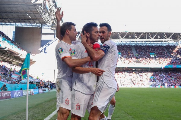 España corrige a tiempo ante Croacia y estará en cuartos
