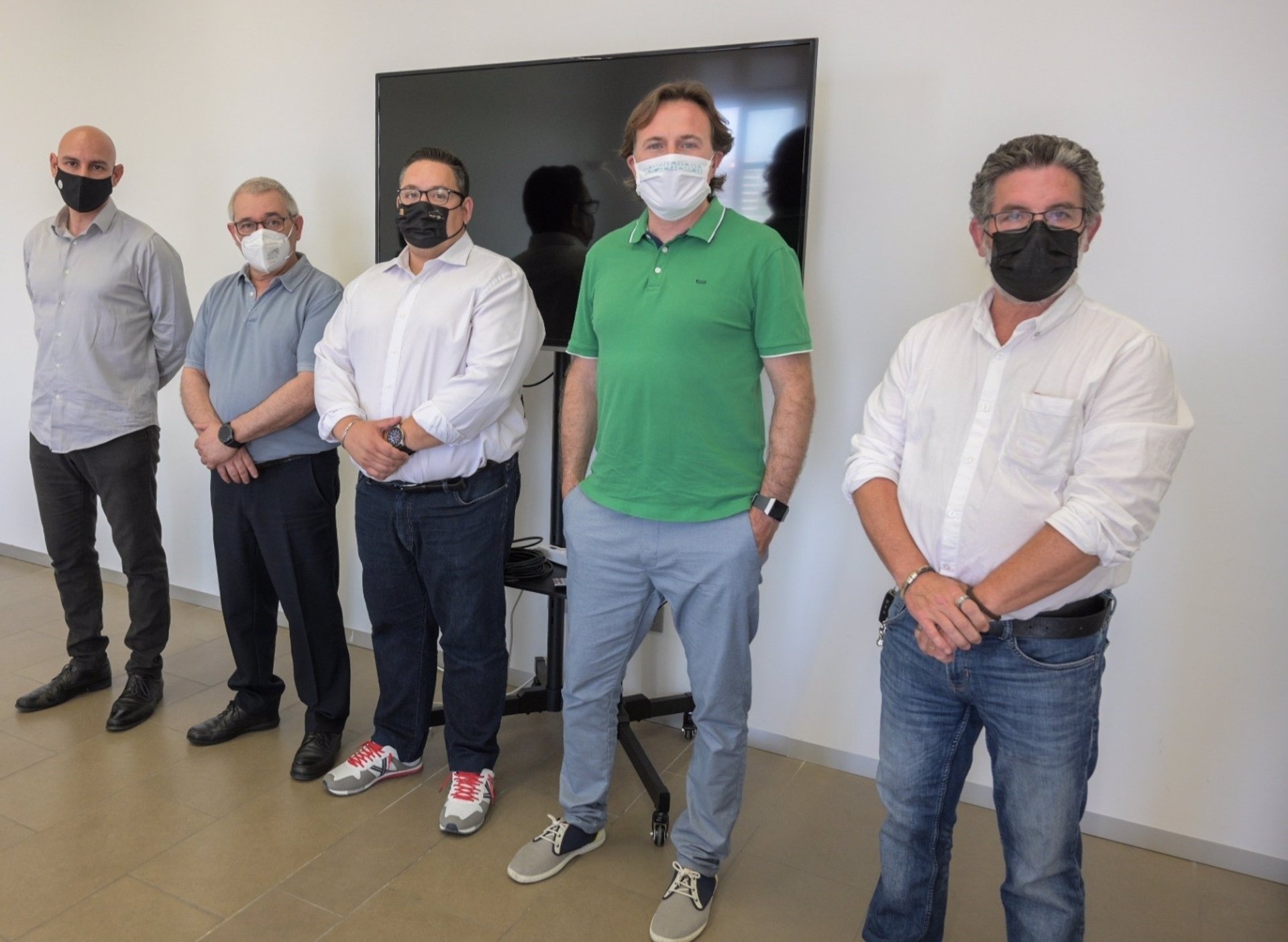 El Ayuntamiento de València aprueba ampliar a una hora la precontratación de las VTC