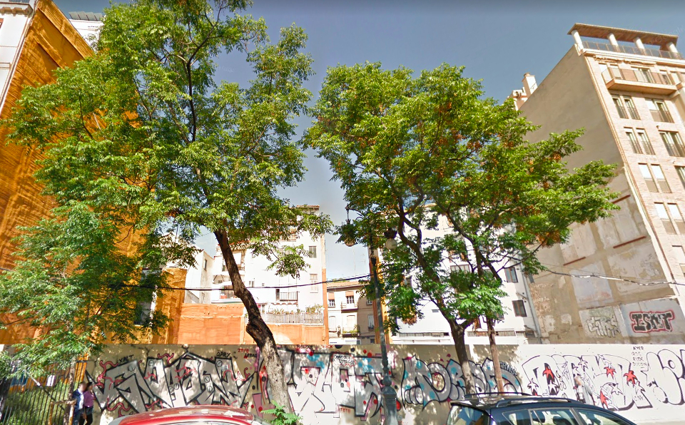 Solar en el que se ubicará la futura residencia - 