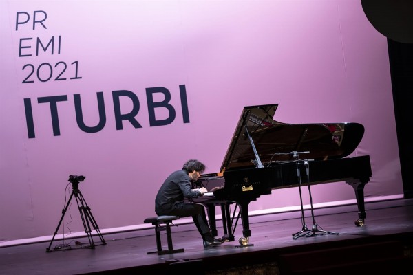 El Premio Iturbi selecciona a los diez pianistas que pasan a la semifinal
