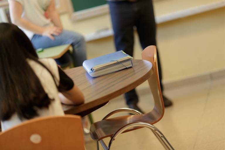 Una vuelta a clase con ratios prepandemia y menos profesores 'covid'