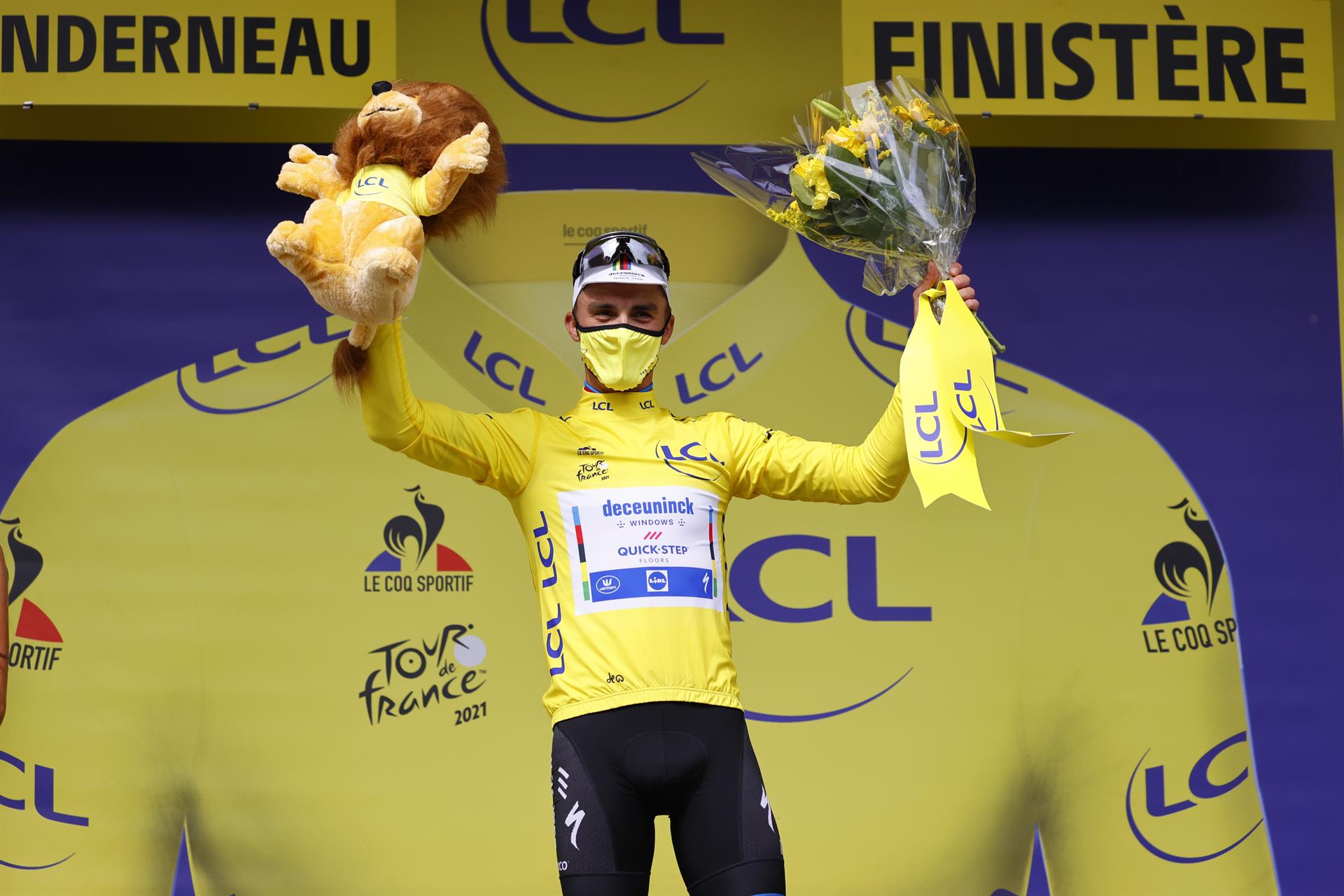 Alaphilippe, primer líder de un Tour que empieza gafado