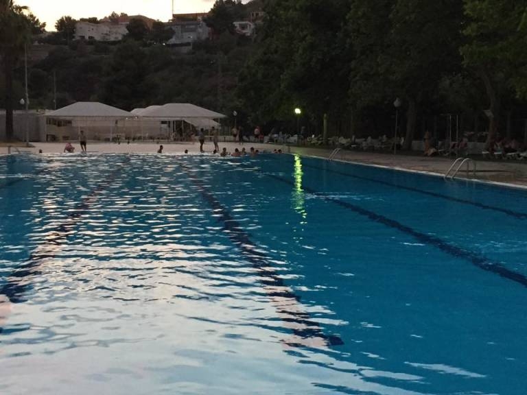 El uso de la mascarilla será obligatorio en los accesos y los vestuarios de las piscinas
