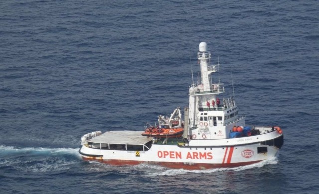 El Open Arms zarpa de Sicilia rumbo a Castelló tras dos meses y medio de bloqueo en Italia