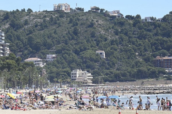El turismo arranca el verano a tope pero no llegará al nivel de 2019 y necesita alargarlo a septiembre