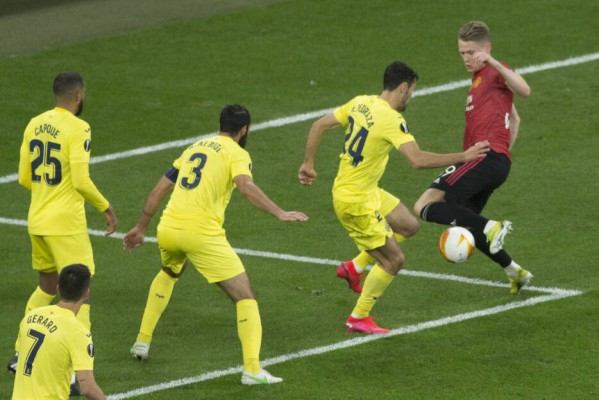 El Villarreal, con 32 jugadores, debe aligerar la plantilla para reforzarse