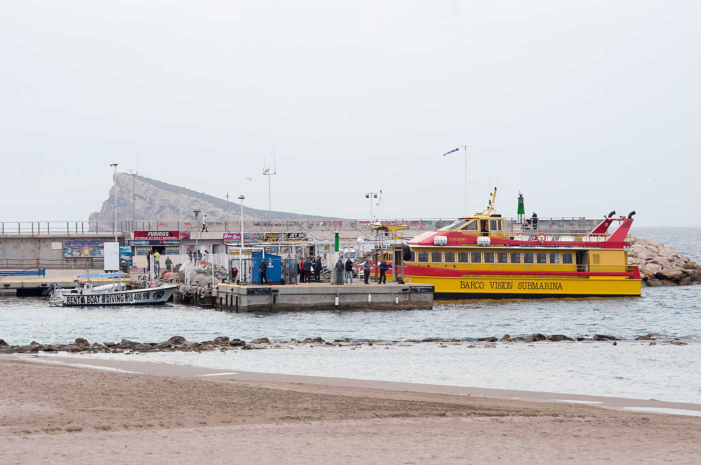 Puerto de Benidorm. Foto: RAFA MOLINA. - 