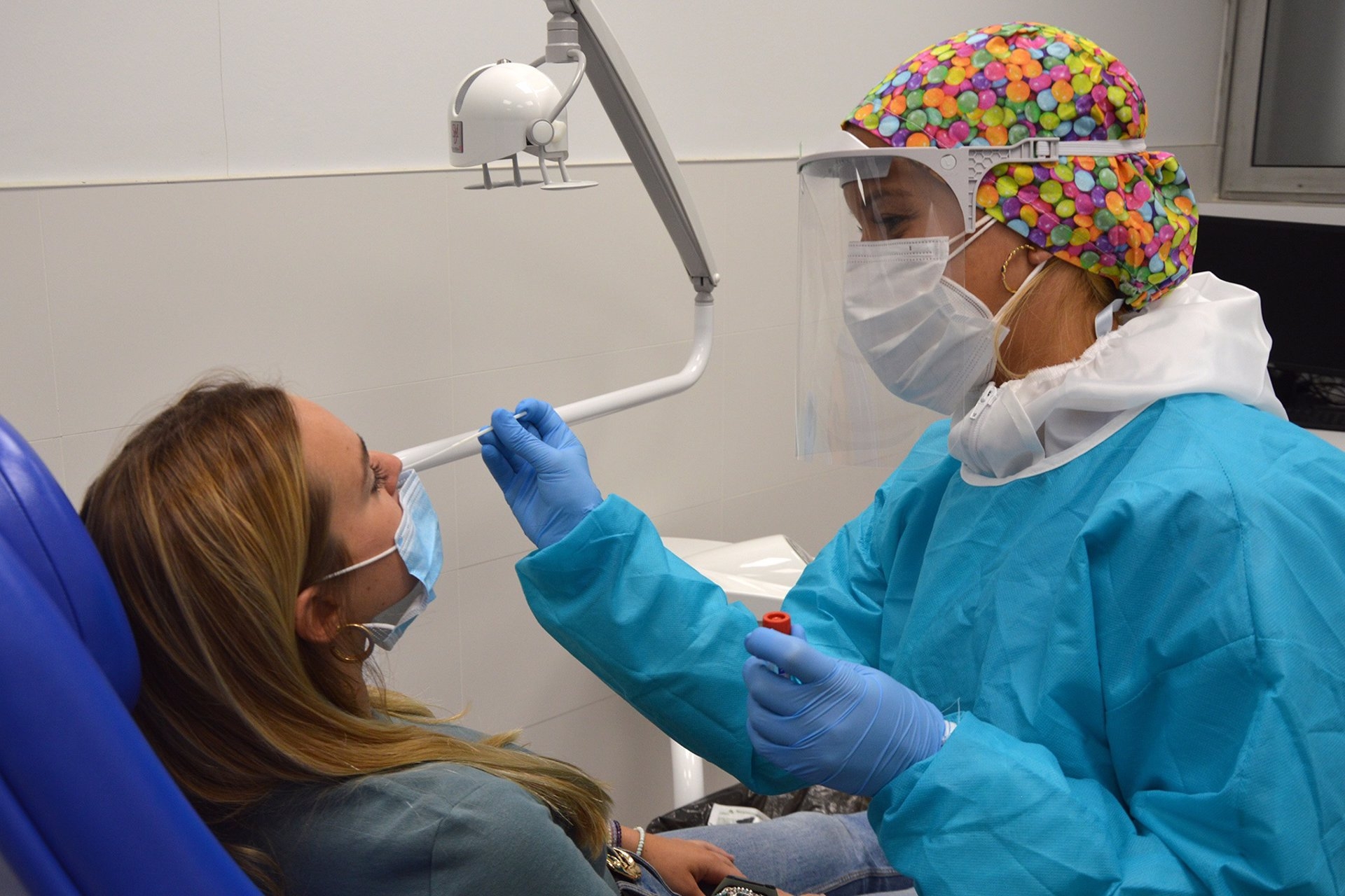 Sanidad cifra en 67 los afectados con covid tras regresar del viaje de fin de estudios a Mallorca