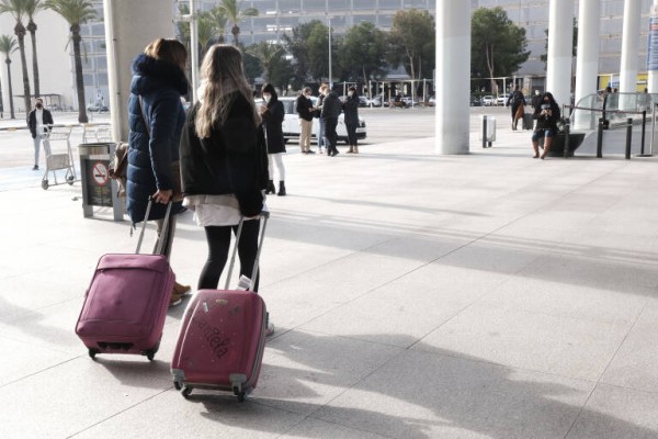 El Ministerio de Sanidad recomienda suspender los viajes de fin de curso a Mallorca tras el brote