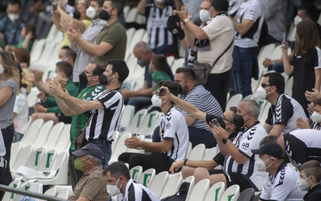 La vuelta de público a los estadios será tutelada por cada gobierno autónomo