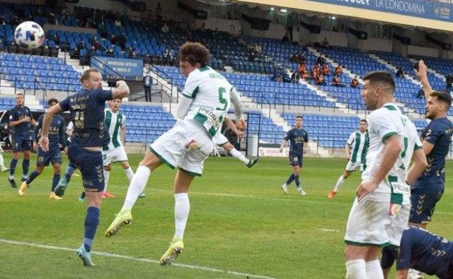 El central Farrando es el primer fichaje del UCAM CF para Primera RFEF