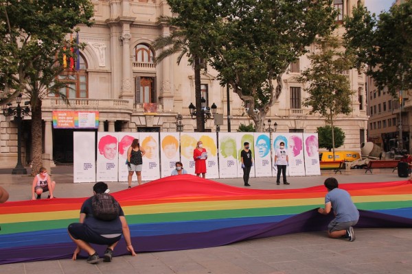 El balcón del Ayuntamiento de València lucirá la pancarta del Orgullo