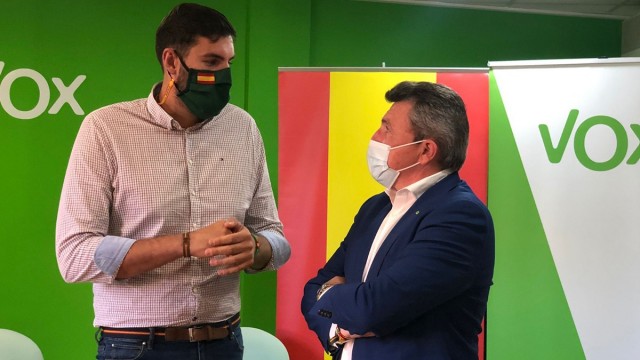 Vox no apoyará la reforma del PP que elimina la limitación de mandatos y permite a Miras optar a la reelección
