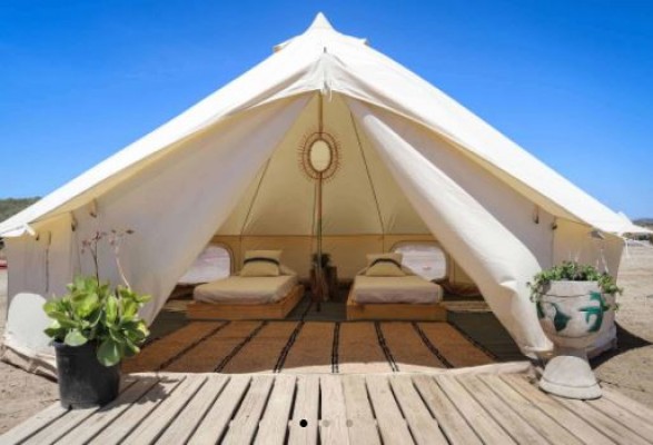 Glamping y reggae a pie de playa: el festival Rototom se reinventa en Águilas como campamento