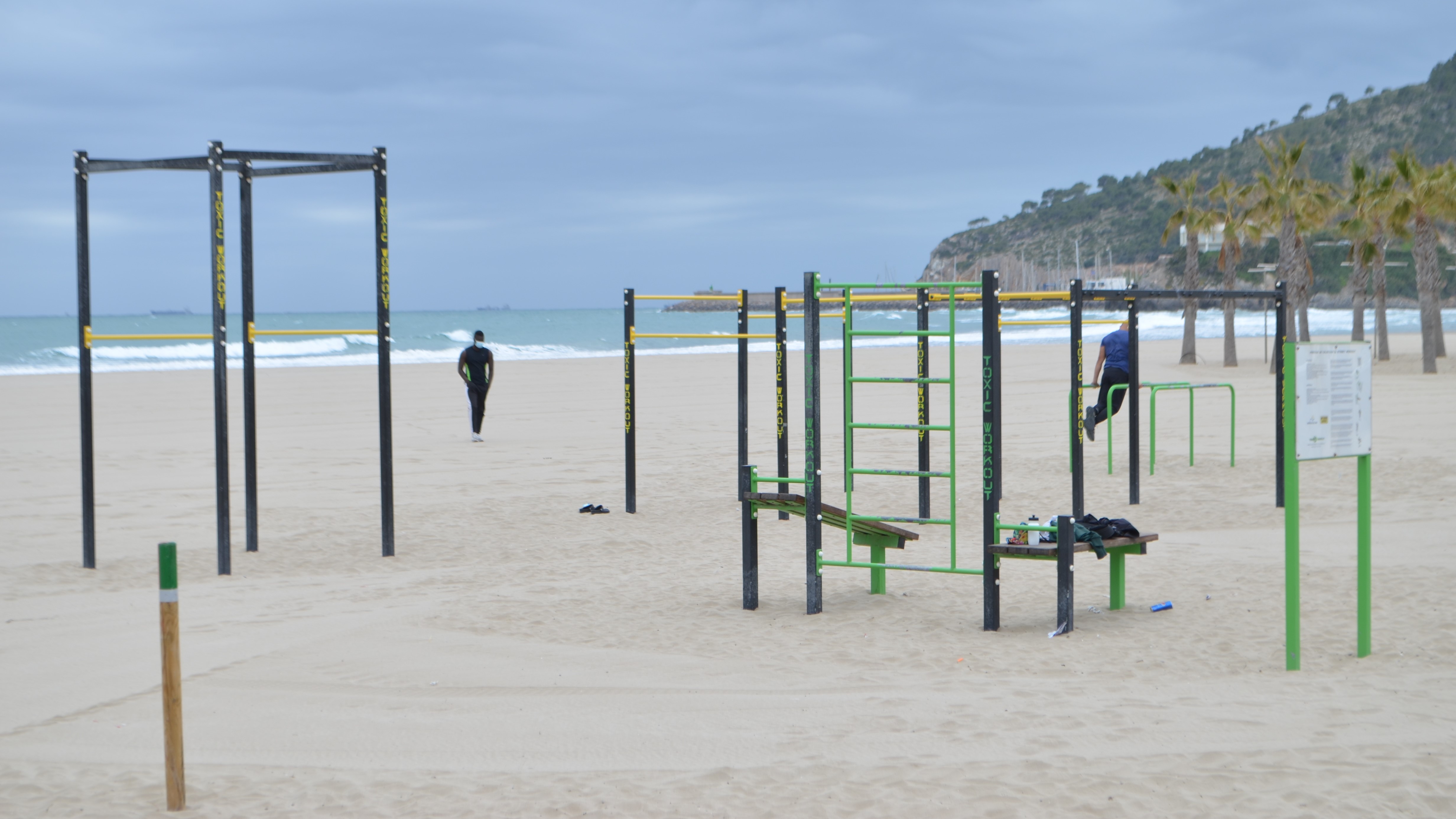 Oropesa repara el parque de calistenia de la playa de la Concha